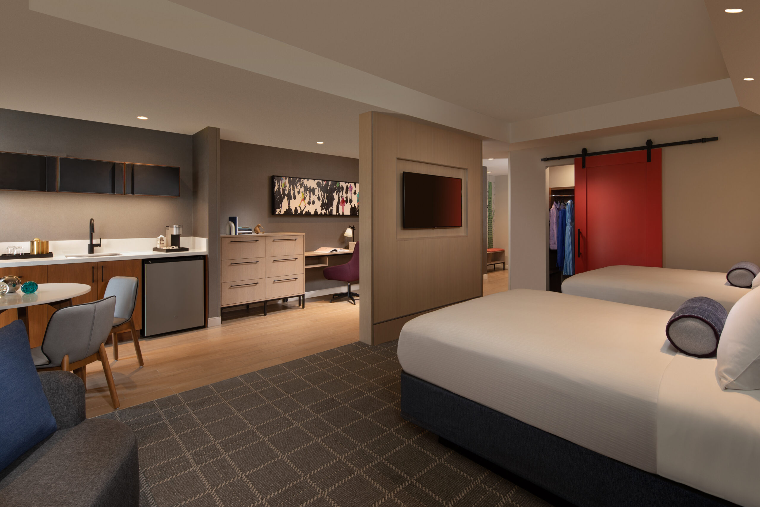 Double Queen Junior Suite